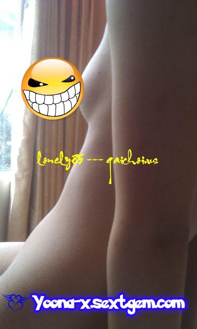 Em sinh viên làm thêm giờ