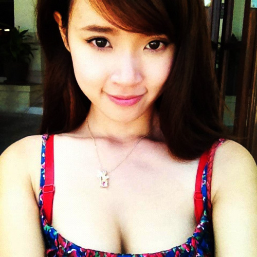 hot girl midu khoe nguc khung , ngực khủng