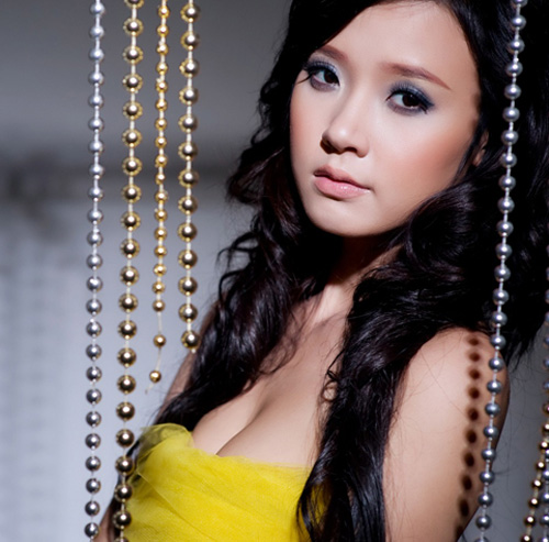 hot girl midu khoe nguc khung , ngực khủng