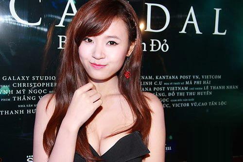 hot girl midu khoe nguc khung , ngực khủng