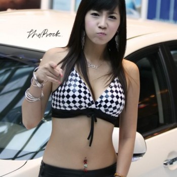Mấy em sexy bên những chiếc xe cực kì đắt tiền của các anh đại gia