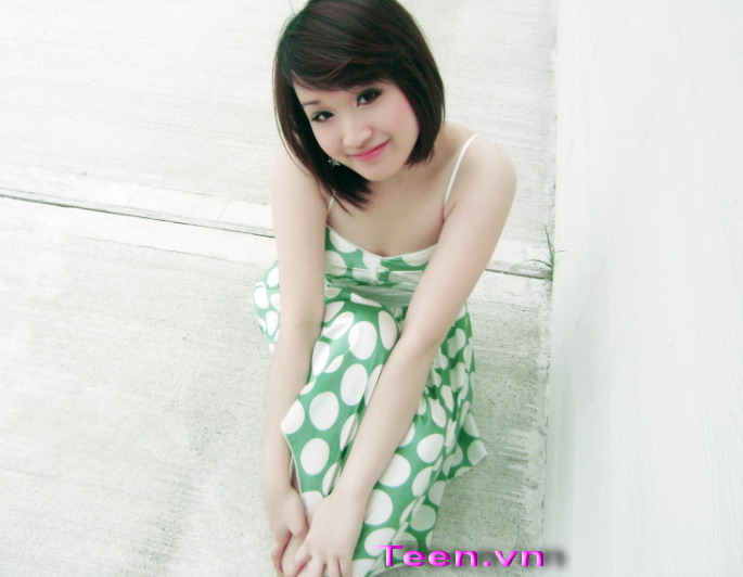 Bé Teen Mặc Váy Xanh