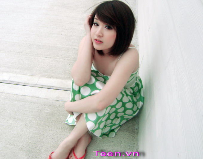 Bé Teen Mặc Váy Xanh