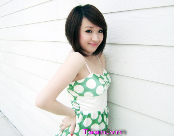Bé Teen Mặc Váy Xanh