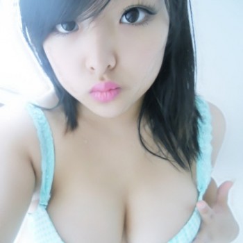 Hình em bé mới lớn da trắng mặt xinh thân hình nóng bỏng