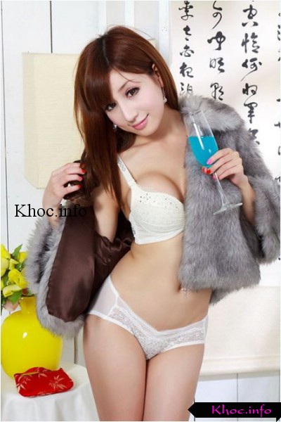 Em xinh nóng bỏng cùng nội y