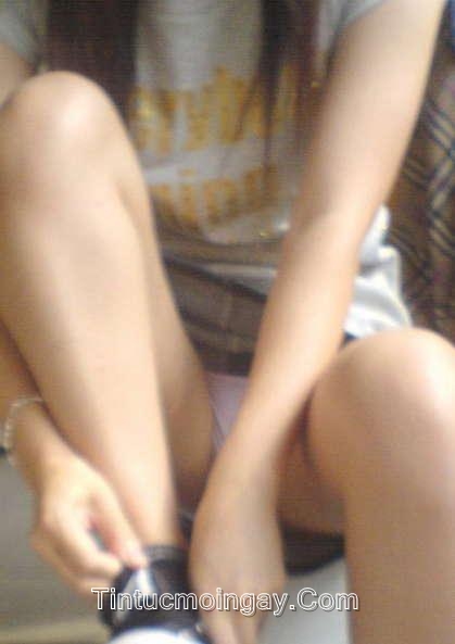tuyen tap anh chup len tu duoi vay